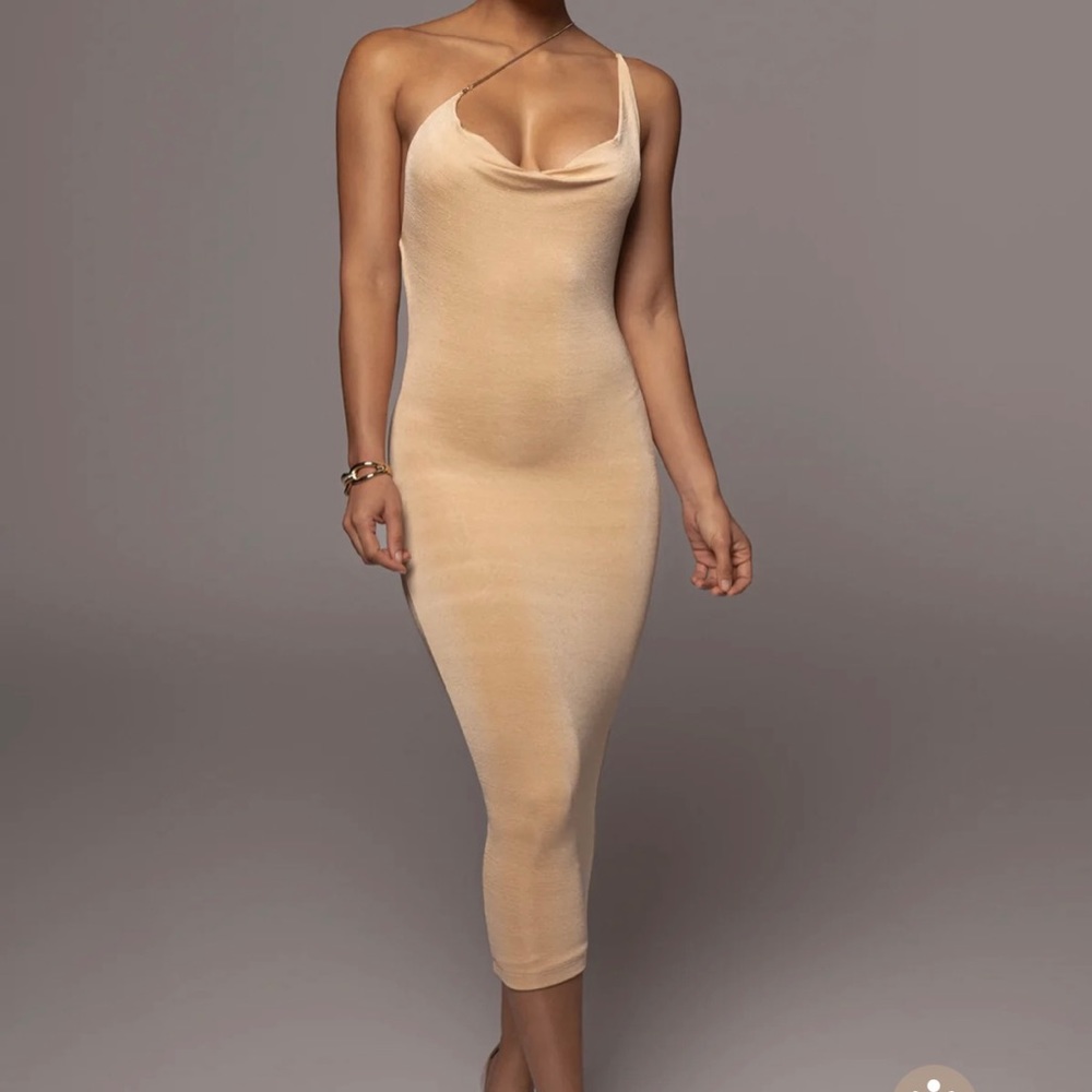 Brand new BUTTERCREAM MODERN MUSE MIDI DRESS